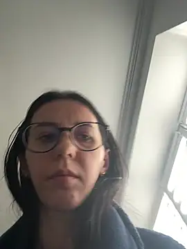 Oliviyaa kiss  online show from 25, 3, 2026