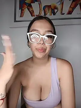 Kitty Loveee online show from 28, 6, 2026