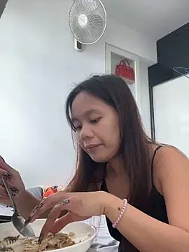 velvetveloura online show from 15, 3, 2026