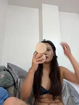 velvetveloura online show from 11, 4, 2026