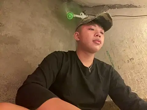 Snapshot of urasianrey chatting on 2, 4, 2026 urasianrey online show from 2, 4, 2026
