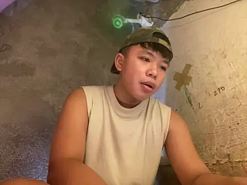 Snapshot of urasianrey chatting on 5, 4, 2026 urasianrey online show from 5, 4, 2026