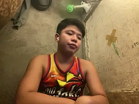 Snapshot of urasianrey chatting on 17, 4, 2026 urasianrey online show from 17, 4, 2026