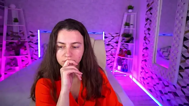 LittleJulii online show from 1, 6, 2026