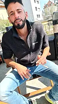 public streamer online show from 18, 3, 2026