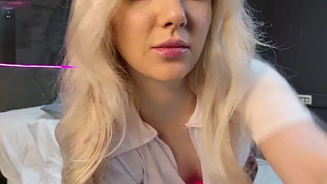 SiennaVoss online show from 17, 3, 2026