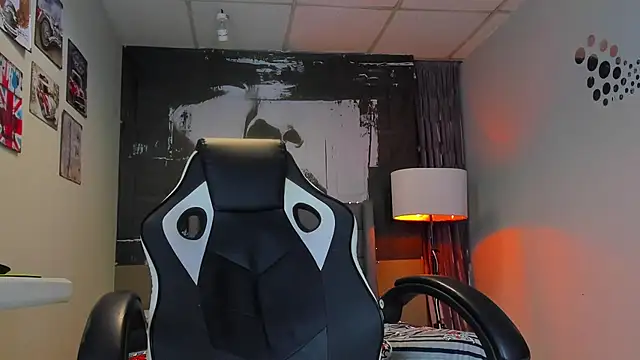 liam scoot  online show from 13, 6, 2026