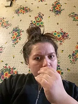 Nenssy555 online show from 18, 3, 2026