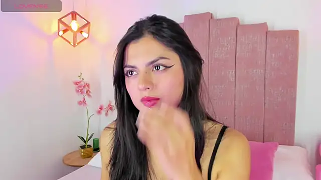 Snapshot of Zoee_Kravitz chatting on 20, 3, 2026 Zoee Kravitz online show from 20, 3, 2026