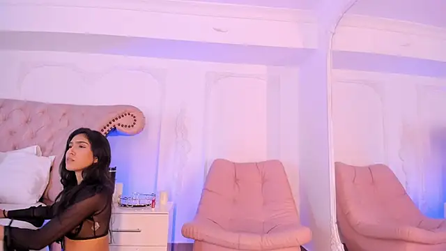 LucianaBlanco  online show from 10, 5, 2026