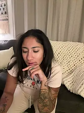 LatinaLoka online show from 12, 5, 2026