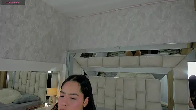 VIOLETWILLIANS online show from 24, 3, 2026