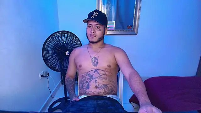 Snapshot of Crow_boss77 chatting on 31, 5, 2026 Crow boss77 online show from 31, 5, 2026