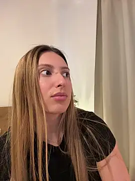 EvaRyen  online show from 5, 5, 2026