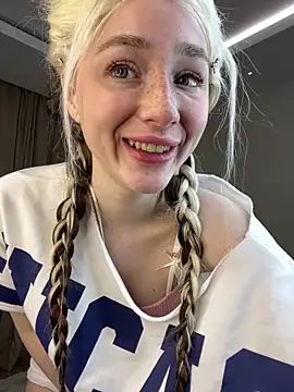 Snapshot of KittiLin chatting on 10, 5, 2026 KittiLin online show from 10, 5, 2026
