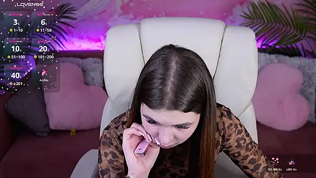 EmberCutee online show from 22, 3, 2026