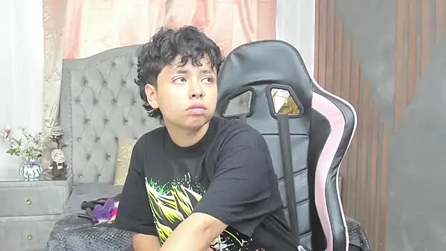 NikiEvanz online show from 19, 3, 2026