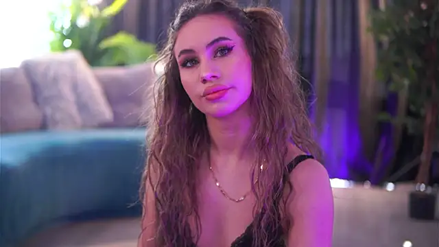 HollyBeatrix online show from 25, 3, 2026