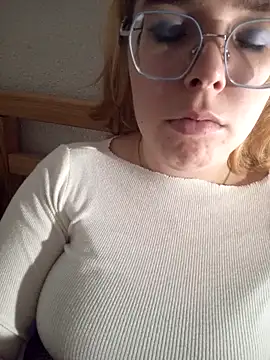 Snapshot of kitsuneniki chatting on 17, 3, 2026 kitsuneniki online show from 17, 3, 2026