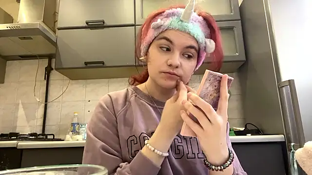 Snapshot of Red_Aria chatting on 17, 3, 2026 Red Aria online show from 17, 3, 2026