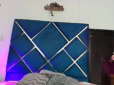 AnaisNuaghty online show from 24, 3, 2026