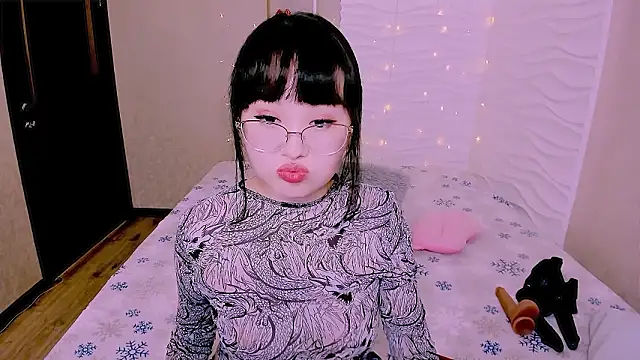 Snapshot of Akiko_Yun chatting on 4, 2, 2026 Akiko Yun online show from 4, 2, 2026