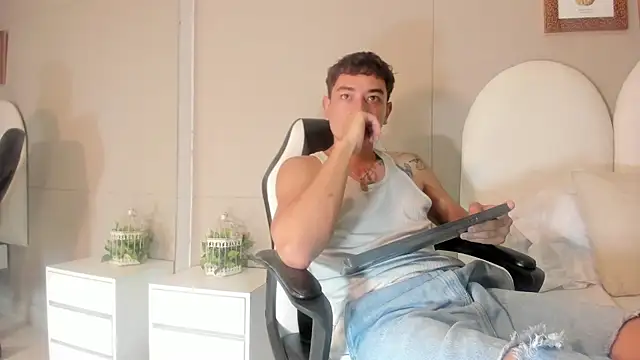 Thiago 2003  online show from 24, 3, 2026