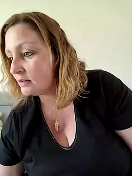 Snapshot of duotroublant chatting on 30, 4, 2026 duotroublant online show from 30, 4, 2026