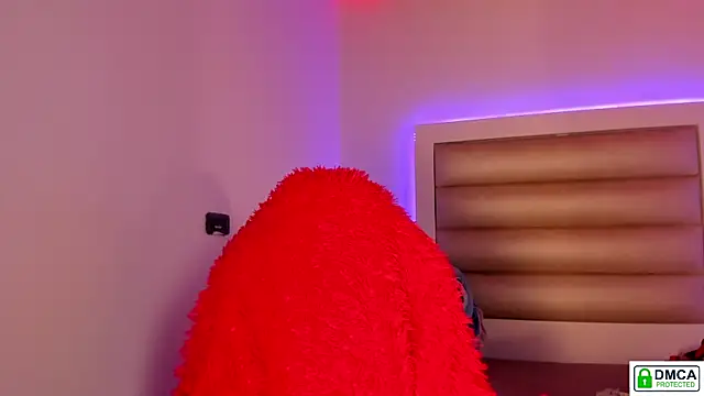 Layra vega  online show from 6, 4, 2026