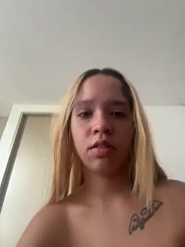 Snapshot of S_JM16 chatting on 19, 4, 2026 S JM16 online show from 19, 4, 2026