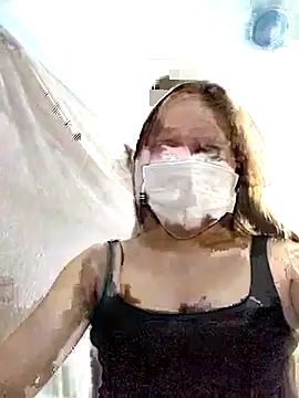 Snapshot of DawnG_x chatting on 7, 4, 2026 DawnG x online show from 7, 4, 2026