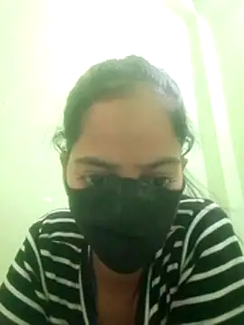 Snapshot of nidhiyadav00 chatting on 13, 4, 2026 nidhiyadav00 online show from 13, 4, 2026