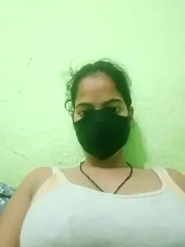 nidhiyadav00 online show from 20, 4, 2026