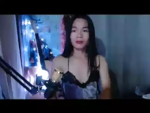 Snapshot of small_13 chatting on 13, 3, 2026 small 13 online show from 13, 3, 2026