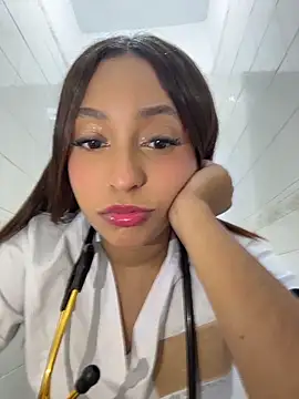 MiaCamille  online show from 9, 5, 2026