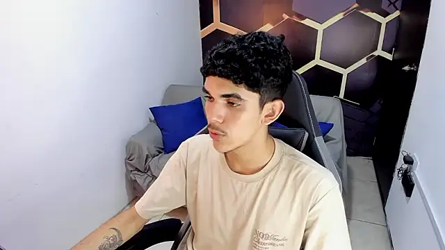 Snapshot of FlinsShadow chatting on 18, 3, 2026 FlinsShadow online show from 18, 3, 2026