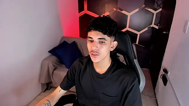 Snapshot of FlinsShadow chatting on 21, 3, 2026 FlinsShadow online show from 21, 3, 2026