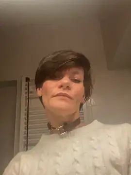 DtPORNBITCH online show from 6, 4, 2026