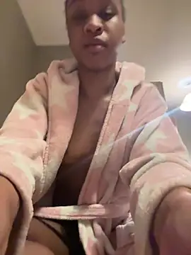 Snapshot of Halligirl chatting on 13, 3, 2026 Halligirl online show from 13, 3, 2026