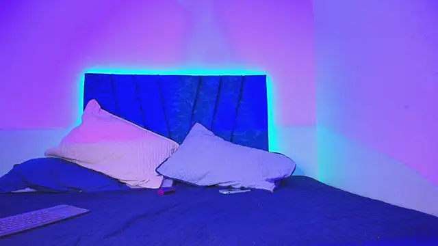 maxi and evan online show from 17, 3, 2026