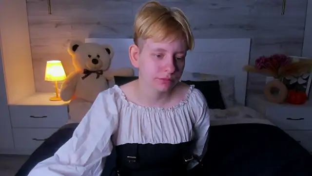 EloraBlu online show from 17, 3, 2026