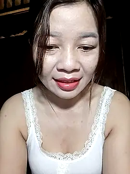 Yiyi102300 online show from 27, 4, 2026