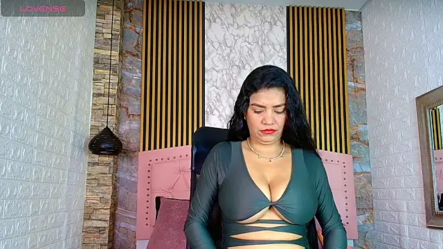 AishaCambell  online show from 13, 5, 2026
