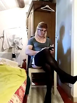 Snapshot of stephie83 chatting on 1, 4, 2026 stephie83 online show from 1, 4, 2026