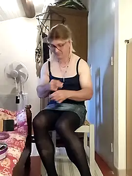 Snapshot of stephie83 chatting on 17, 5, 2026 stephie83 online show from 17, 5, 2026