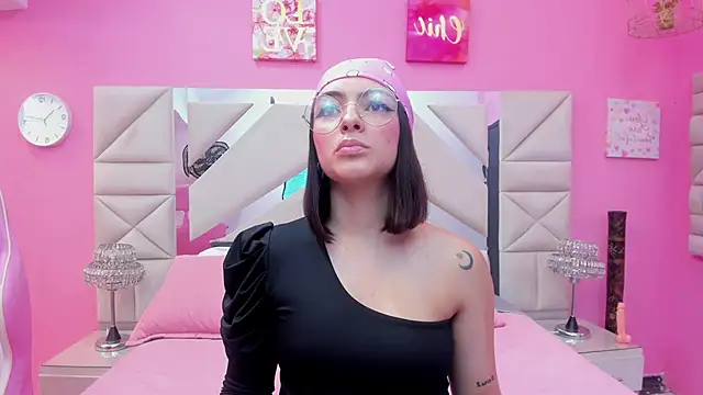 Ivy Yovng online show from 28, 3, 2026