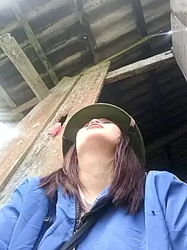 cute-girl-2k online show from 23, 3, 2026