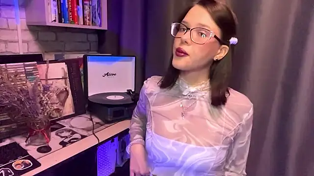 SarahHunnye online show from 17, 3, 2026