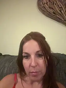 Snapshot of petitehotwife4u chatting on 4, 7, 2026 petitehotwife4u online show from 4, 7, 2026