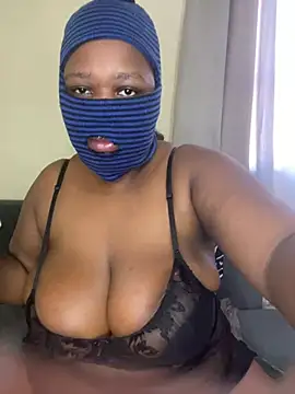 NaughtyGirl0000 online show from 28, 4, 2026